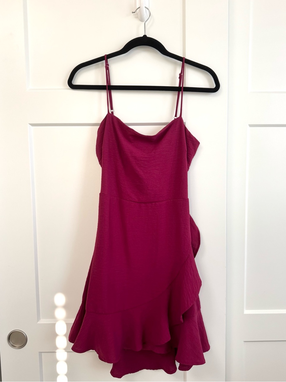 Women’s Magenta Ruffle Hem Spaghetti Strap Dress Large